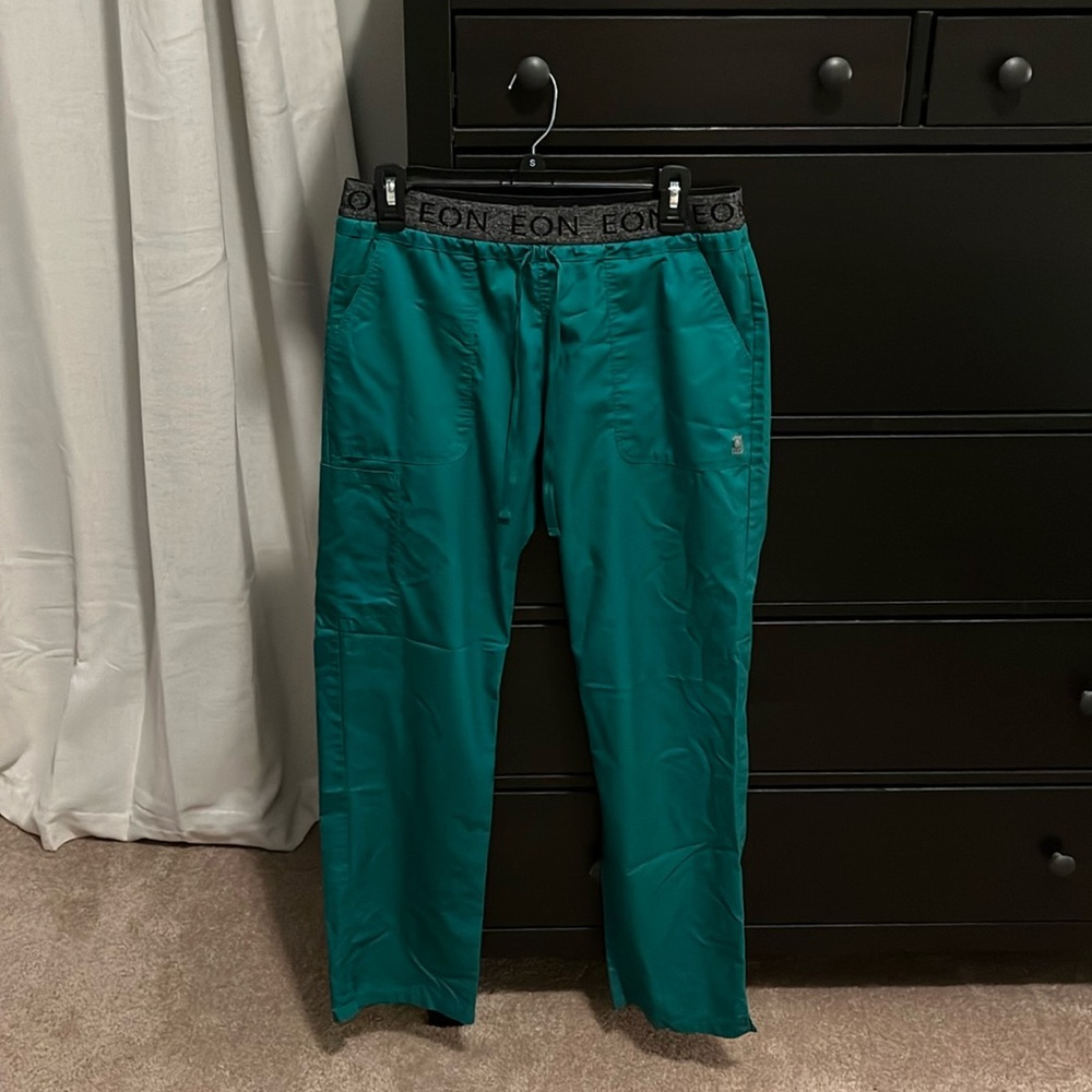 Medium Eon Green Scrub Pants